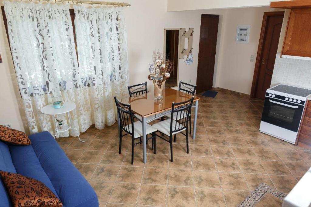 Glyfada Villas || Parálion Ástros Eksteriør bilde