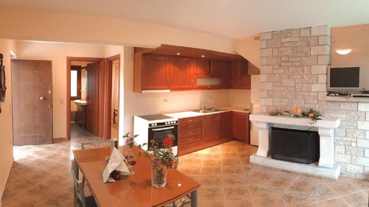 Glyfada Villas || Parálion Ástros Eksteriør bilde